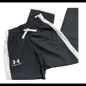 Under Armour Youth Sz S Loose Track Pants Joggers Sweats Ankle Zip Black White